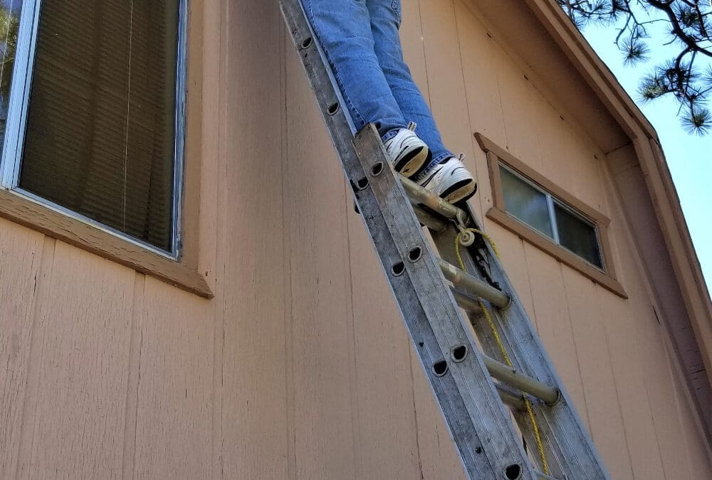Top 5 Reasons You Should Have A Roofing Contractor Repair Your Roof