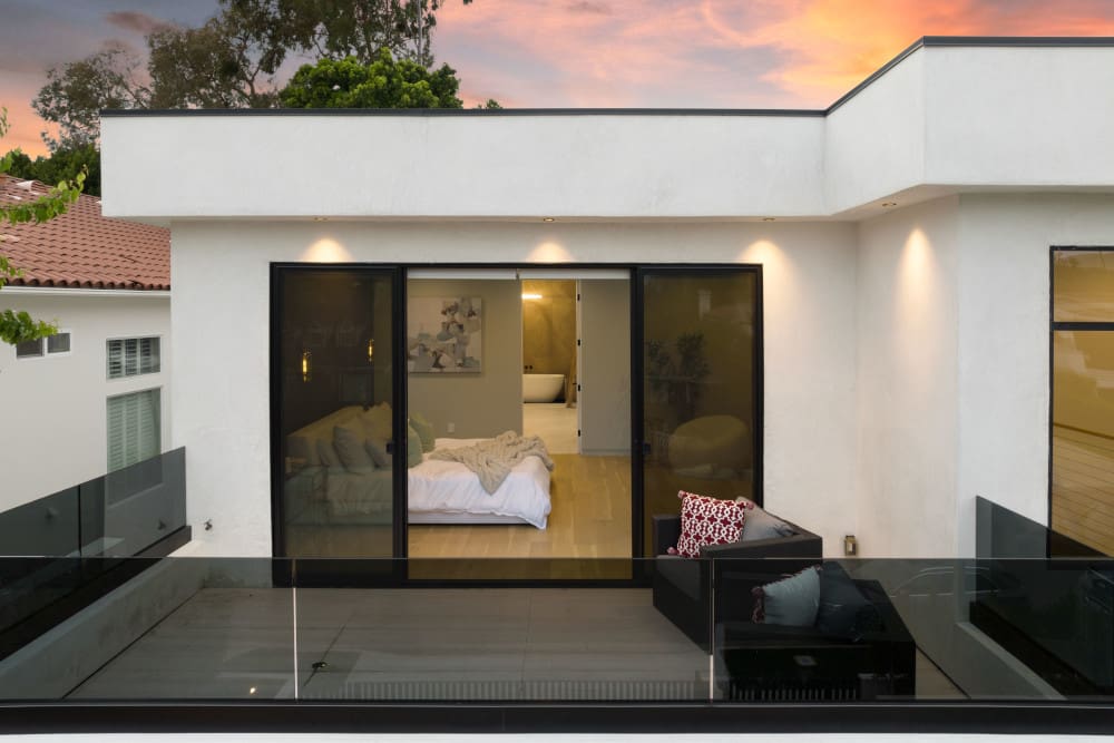 image of house with flat roof