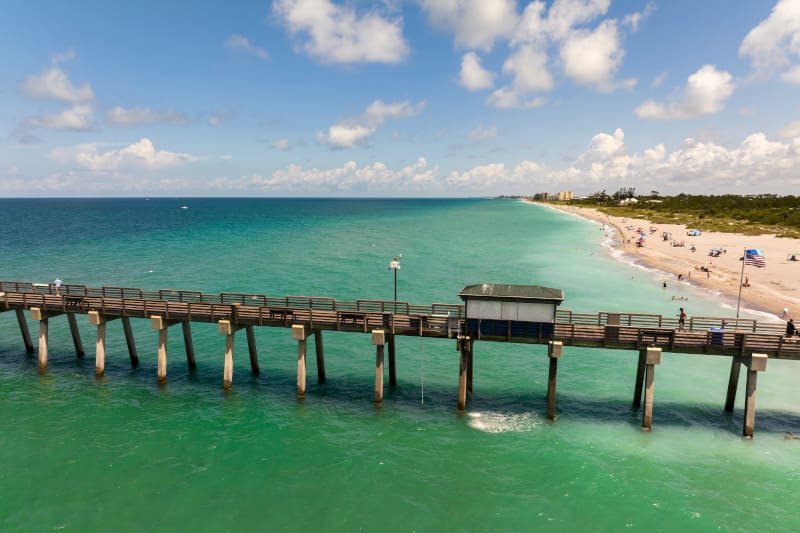 image of fishing pier in Vencie Florida